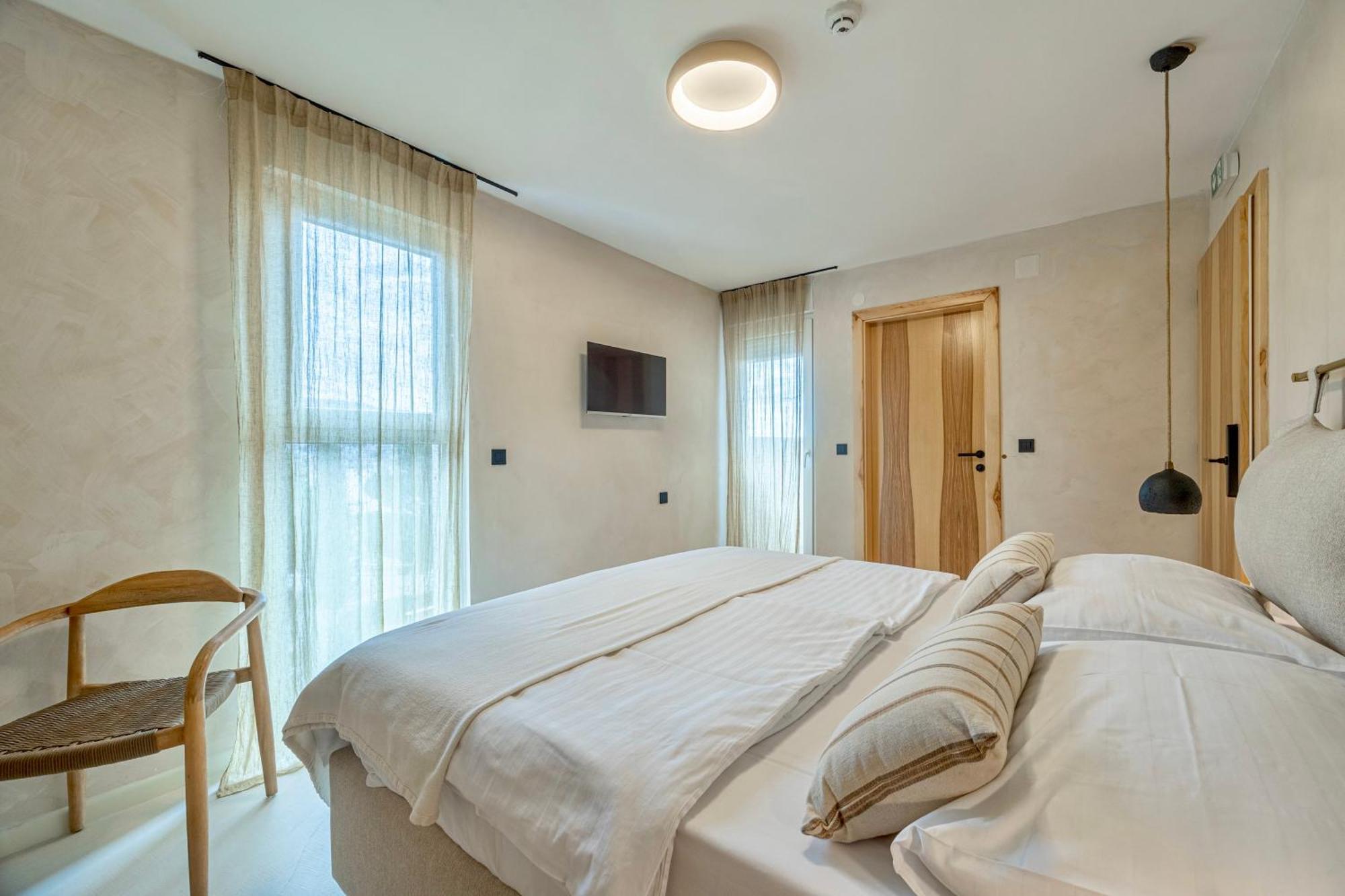 Lo͝Or Luxury Retreat Hotel Stobreč Eksteriør billede